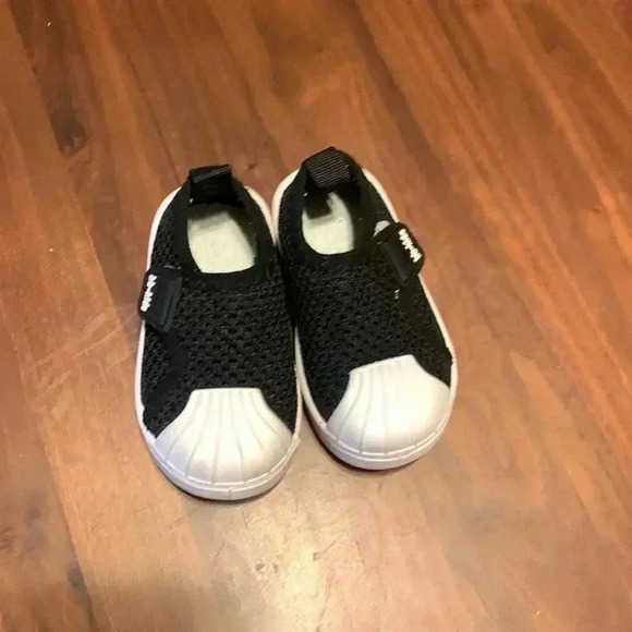 BB Kids Non-Slip Baby Shoe Socks – Black (Toddler US 6-7) | Soft, Cute & Comfy! - Picture 3 of 5